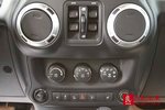 Jeep牧马人四门版2014款3.0L 撒哈拉