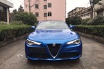 阿尔法罗密欧Giulia2018款2.0T 280HP 豪华版 碳纤维限量版