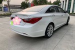 现代索纳塔八2011款2.0L 自动至尊版