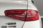 奥迪A4L2015款35 TFSI 自动标准型