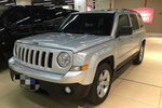 Jeep自由客2013款2.4L 炫黑运动版