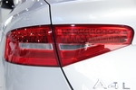 奥迪A4L2013款35 TFSI(2.0T)自动标准型