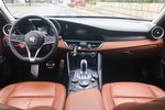 阿尔法罗密欧Giulia2018款2.0T 200HP 豪华版 碳纤维限量版