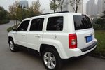 Jeep自由客2015款2.0L运动版