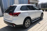 三菱欧蓝德2018款2.0L 两驱荣耀版 5座