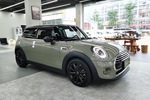 MINIMINI2019款1.5T COOPER 艺术家 五门版