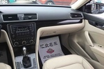 大众帕萨特2013款1.8TSI DSG尊荣版