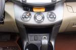 丰田RAV42013款特享版 2.4L 自动四驱尊崇 
