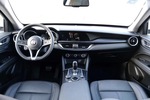 阿尔法罗密欧Stelvio2017款2.0T 200HP 精英版