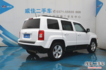 Jeep自由客2013款2.4L 炫黑运动版