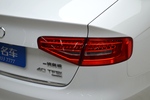 奥迪A4L2013款40 TFSI quattro个性运动型