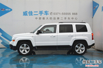 Jeep自由客2013款2.4L 炫黑运动版