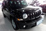 Jeep自由客2013款2.4L 炫黑运动版