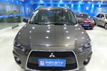 三菱欧蓝德2013款2.0L 四驱都市导航版5座