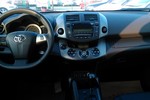 丰田RAV42011款2.4L 手动四驱豪华版 