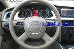 奥迪A4L2012款2.0TFSI 标准型