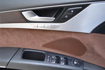 奥迪A8L2013款45 TFSI quattro舒适型 点击看大图