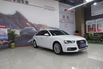 奥迪A4L2016款35 TFSI 典藏版 S line舒适型