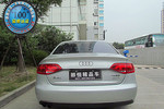 奥迪A4L2009款2.0TFSI 标准型