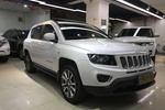 Jeep指南者2014款2.4L 四驱豪华版