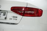 奥迪A4L2015款35 TFSI 自动舒适型