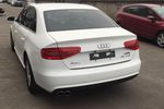 奥迪A4L2016款30 TFSI 典藏版 自动舒适型