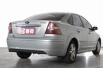 福特福克斯三厢2005款2.0L 自动豪华型