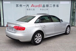 奥迪A4L2011款2.0TFSI 标准型