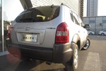 北京现代 途胜 2009款 2.0 手动 时尚型 SUV                      