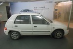 天津一汽 TJ7101UZ 1998款 1.0 自动 三厢            