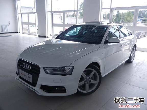 奥迪A4L2012款2.0TFSI 运动型