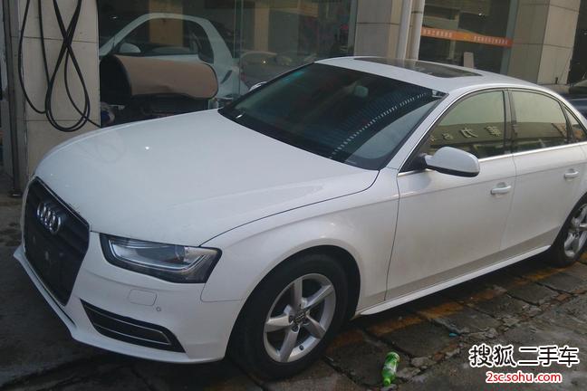 奥迪A4L2013款35 TFSI 自动舒适型