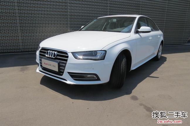 奥迪A4L2013款35 TFSI(2.0T)自动舒适型