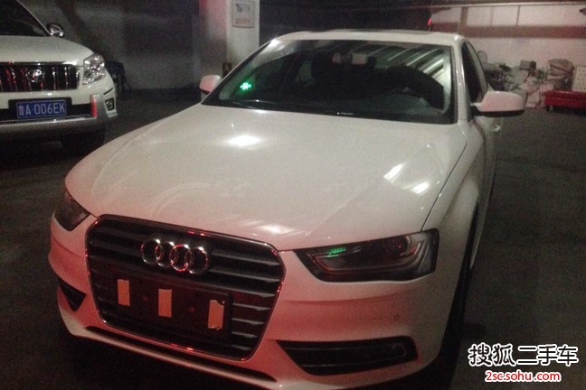 奥迪A4L2013款35 TFSI(2.0T)自动标准型