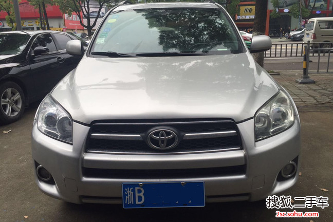 丰田RAV42011款2.4L 自动四驱豪华版 