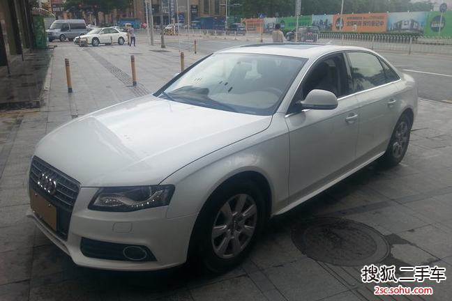 奥迪A4L2011款2.0TFSI 标准型