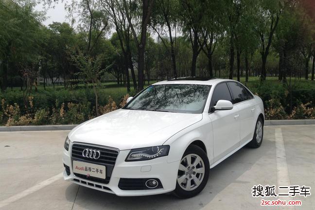 奥迪A4L2011款2.0TFSI 标准型