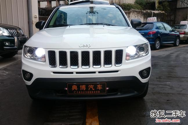 Jeep指南者2013款2.4L 四驱豪华版