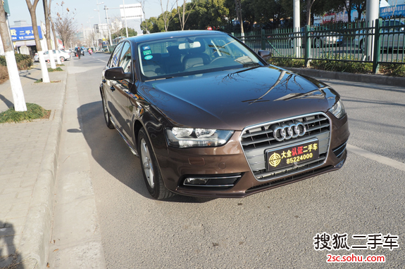 奥迪A4L2015款30 TFSI 自动舒适型