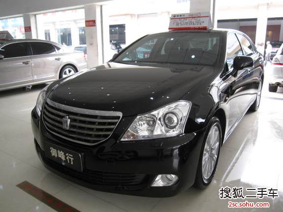 丰田皇冠2012款V6 2.5 Royal 导航版