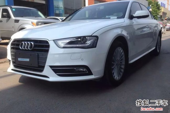 奥迪A4L2015款35 TFSI 自动豪华型