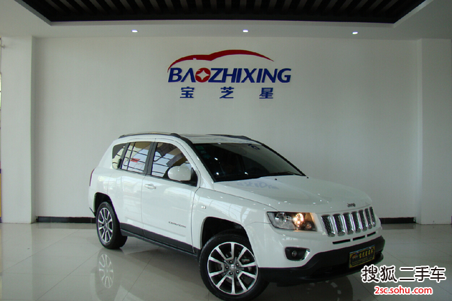 Jeep指南者2013款2.4L 四驱豪华版