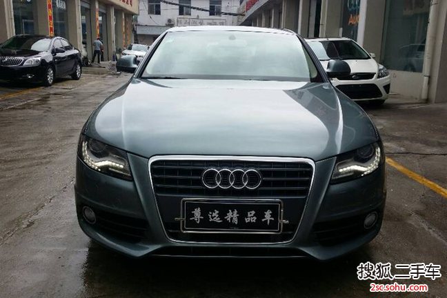 奥迪A4L2011款2.0TFSI 运动型