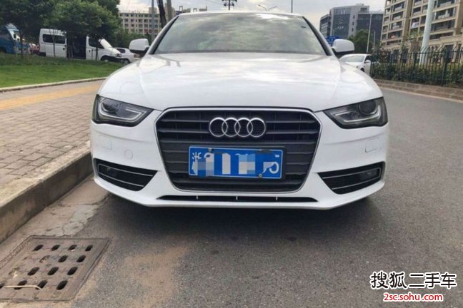 奥迪A4L2013款35 TFSI 自动标准型