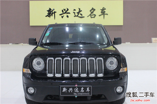 Jeep自由客2014款2.4L 豪华导航版