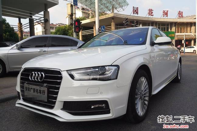 奥迪A4L2016款35 TFSI 典藏版 S line舒适型