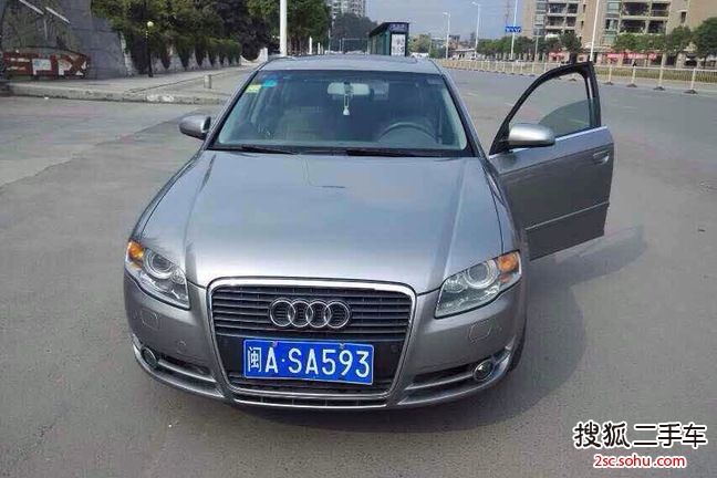 奥迪A42008款2.0TFSI Sline(个性风格版)