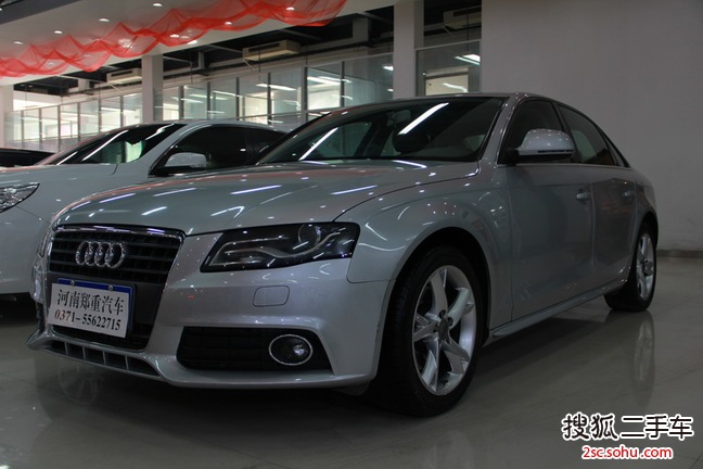 奥迪A4L2010款2.0TFSI 标准型