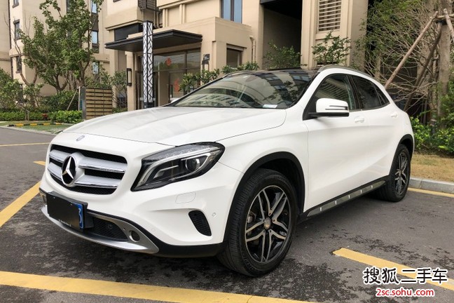 奔驰GLA级2016款GLA 220 4MATIC 豪华型