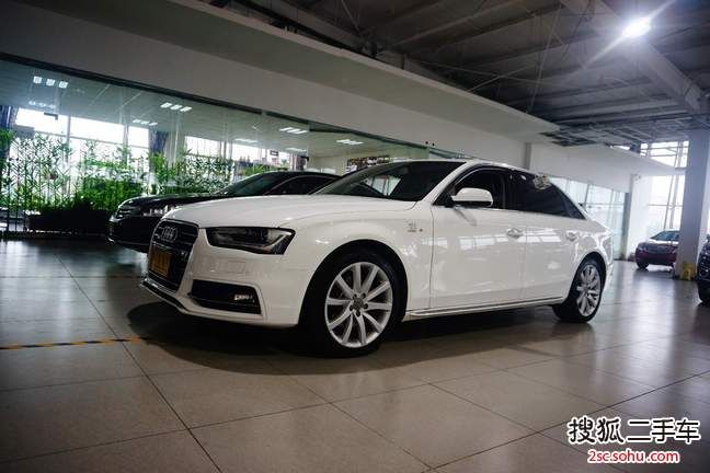 奥迪A4L2015款45 TFSI quattro运动型